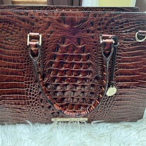 Large Finley bag with tags